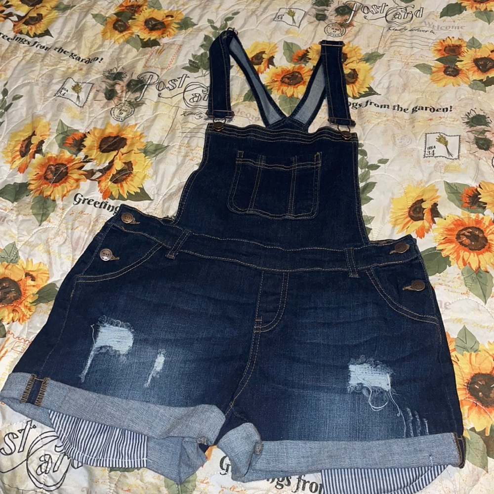 *NWOT* Wax Jean overalls. Basic denim size LARGE